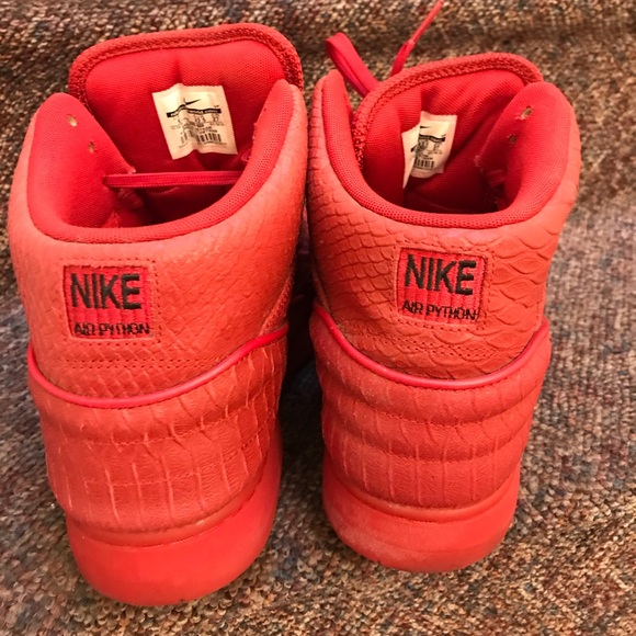 Nike Air Python - Picture 2 of 5